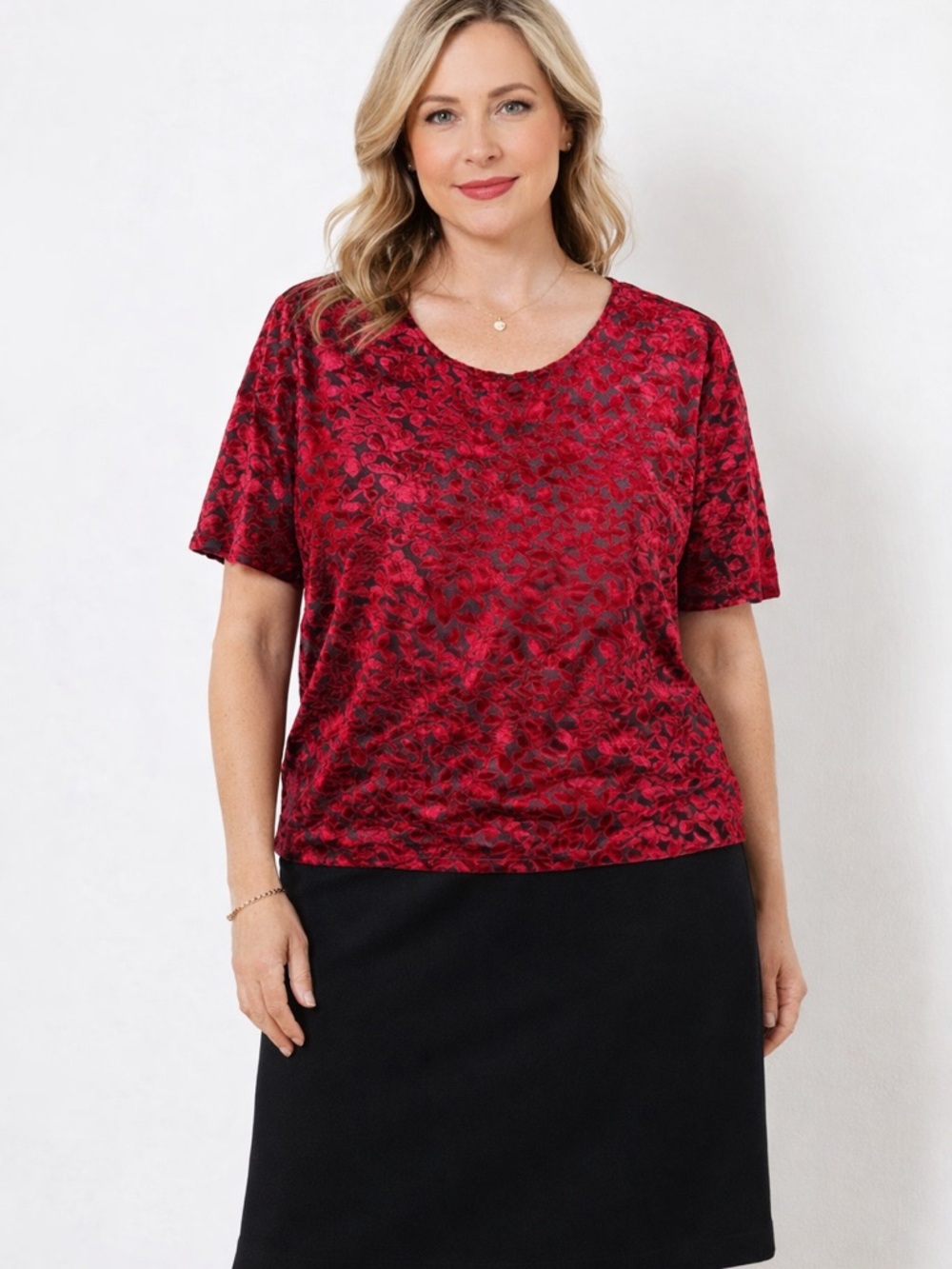 Gloria Vanderbilt Red Short-Sleeve Velvet-Textured Tee